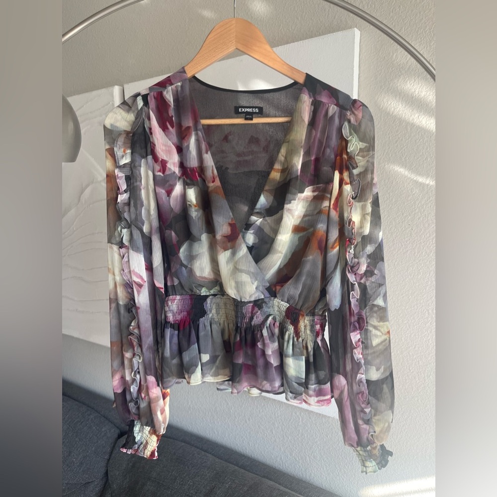 Express Floral V-Neck Long Sleeve Purple Pink